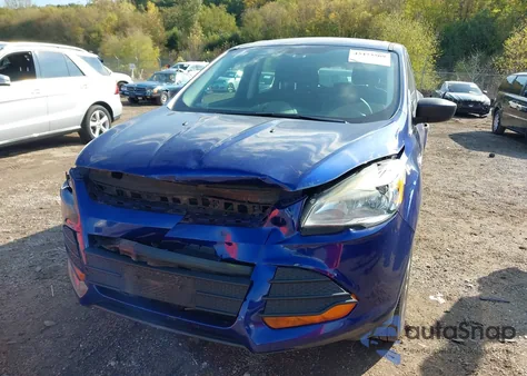 2013 Ford Escape S z USA, uszkodzony, nr VIN 1FMCU0F75DUB94248